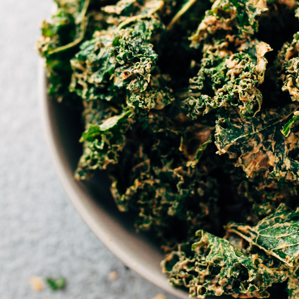 Dehydrated Kale Chips, Cheesy Or Spicy