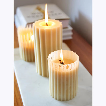 Queen B Pure Australian Beeswax Fluke Column Candle - A Black Label Gift Box, +/-70 Hours Burn Time