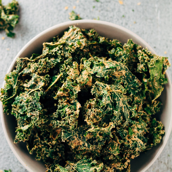 Dehydrated Kale Chips, Cheesy or Spicy