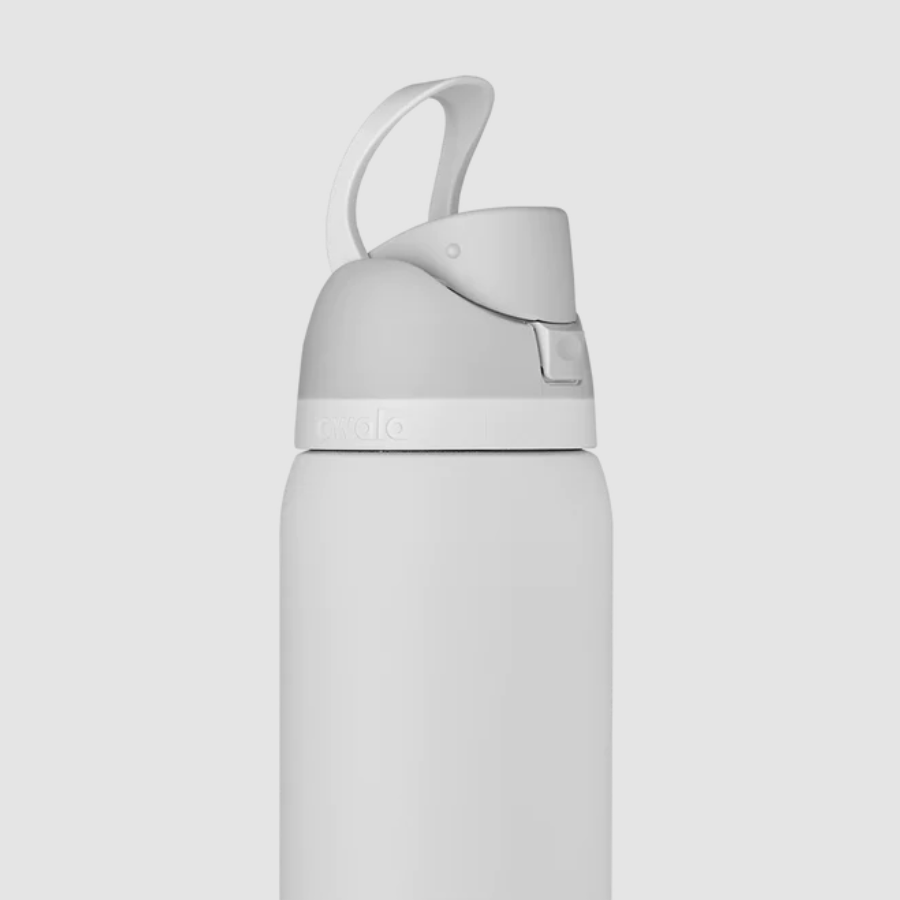 Owala FreeSip Stainless Steel Water Bottle / 24oz / Color: Shy Marshmallow