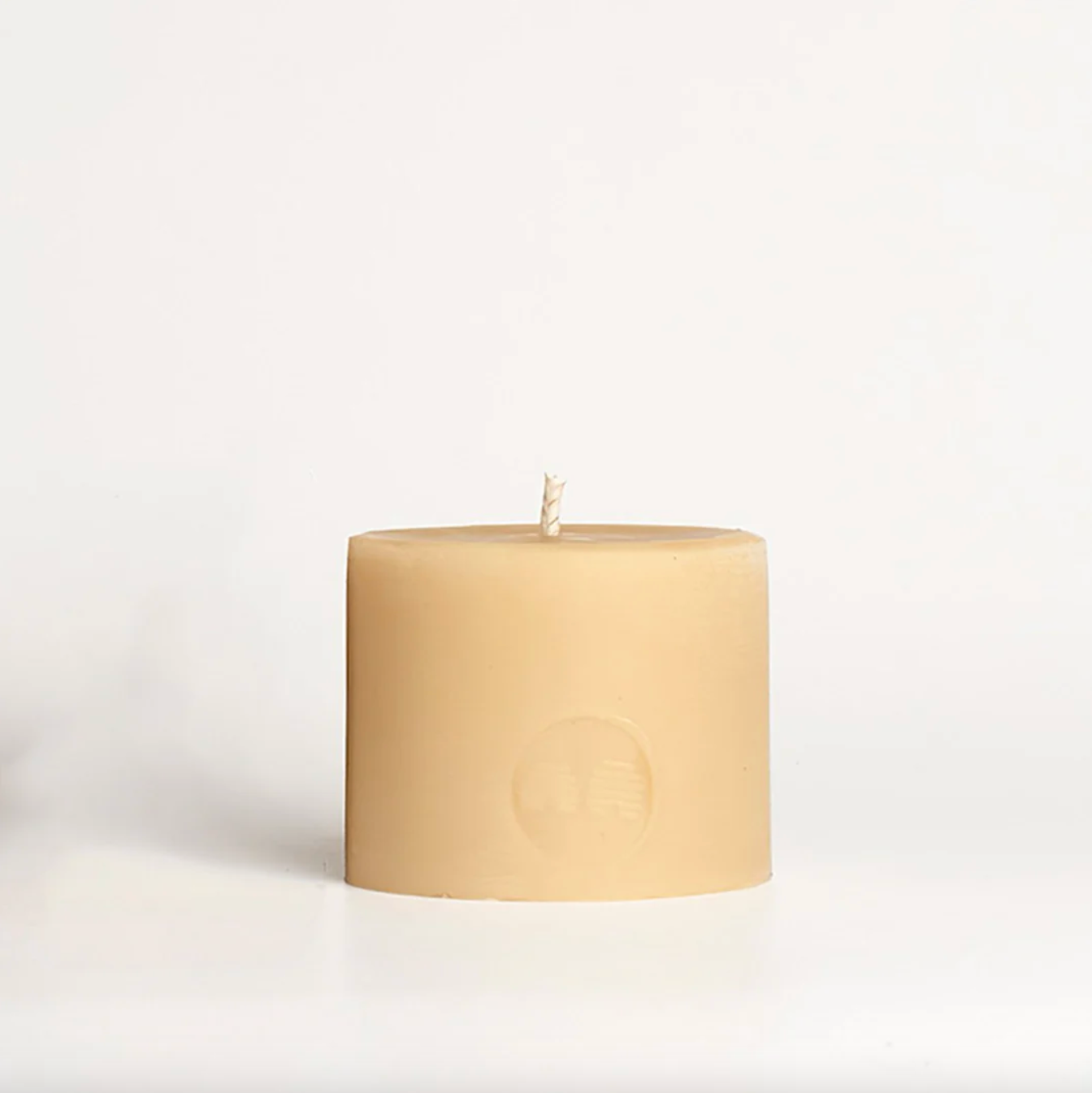 Queen B Pure Australian Beeswax Squat Pillar Beeswax Candle | 40hr Burn Time