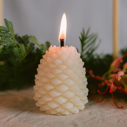 Queen B Pure Australian Beeswax Large Pine Cone In Gift Box, 20 Hours Burn Time